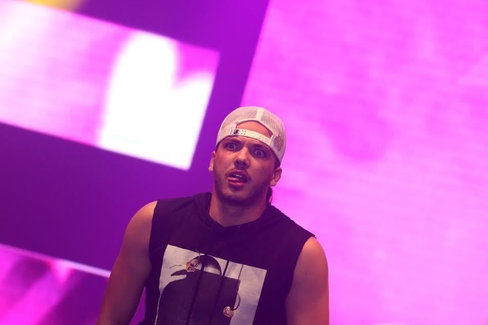 Wesley Safadão escondeu as famosas madeixas por baixo de um boné durante um show no camarote do Villa Mix, no Circuito Barra Ondina, em Salvador

Acesse o R7 Play e assista à programação da Record quando quiser