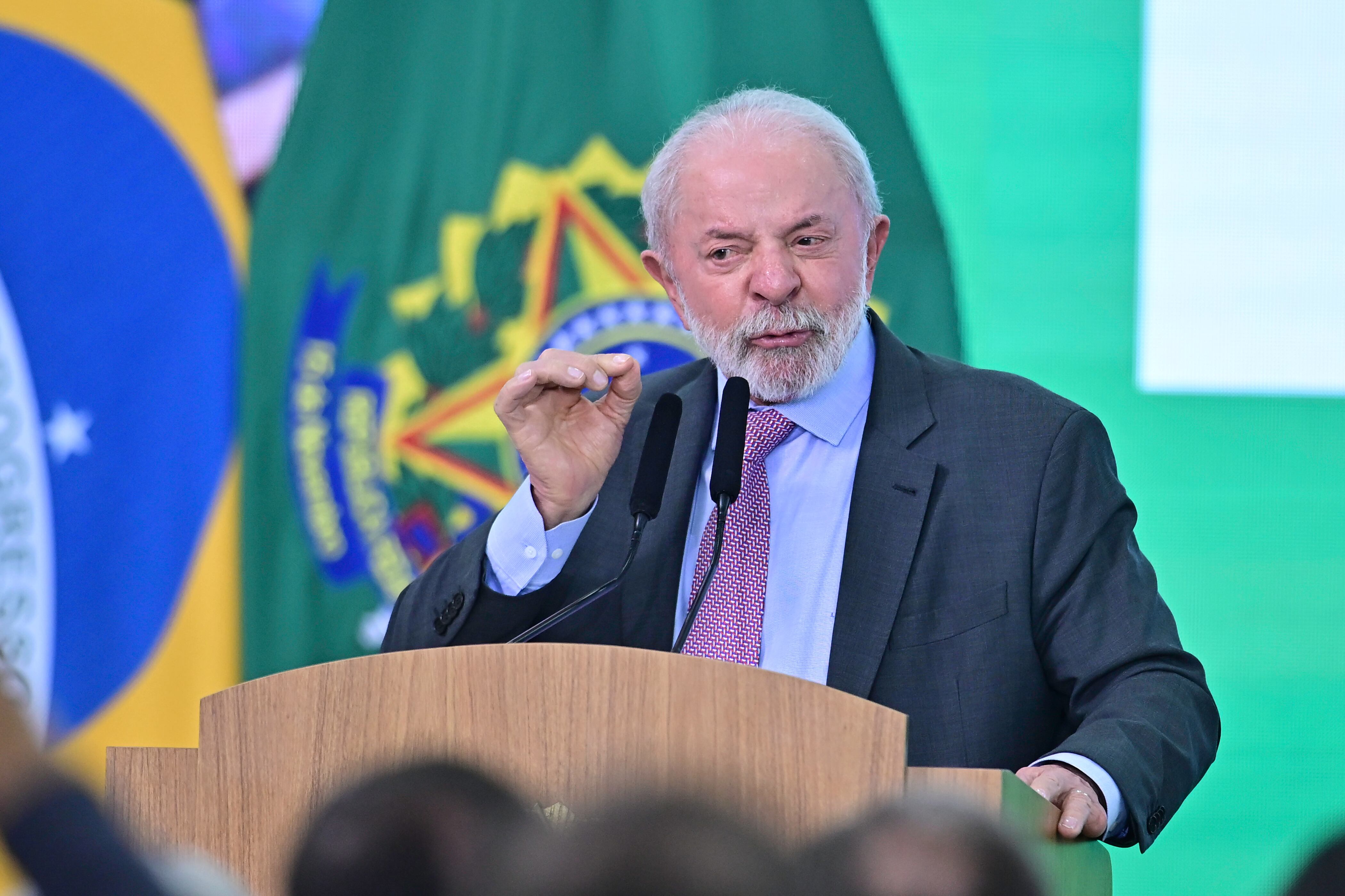 DF - LULA/LANÇA PROGRAMA REFORMA CASA BRASIL - POLÍTICA - Foto, Presidente Lula durante discurso. Nesta segunda (20) o Presidente Luiz Inácio Lula da Silva, participa da Cerimônia no Palácio do Planto do lançamento do Programa Reforma Casa Brasil. 20/10/2025 - Foto: TON MOLINA/FOTOARENA/FOTOARENA/ESTADÃO CONTEÚDO