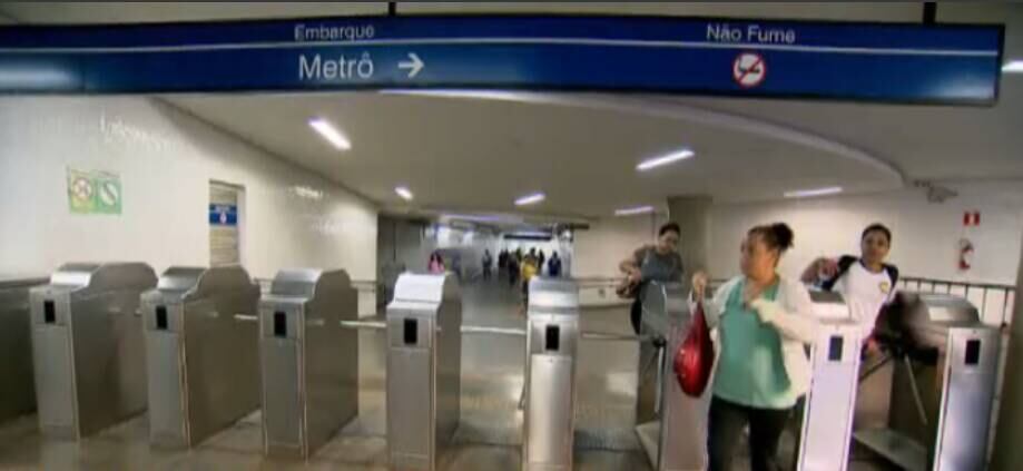 Lentidão se deve a número reduzido de maquinistas trabalhando