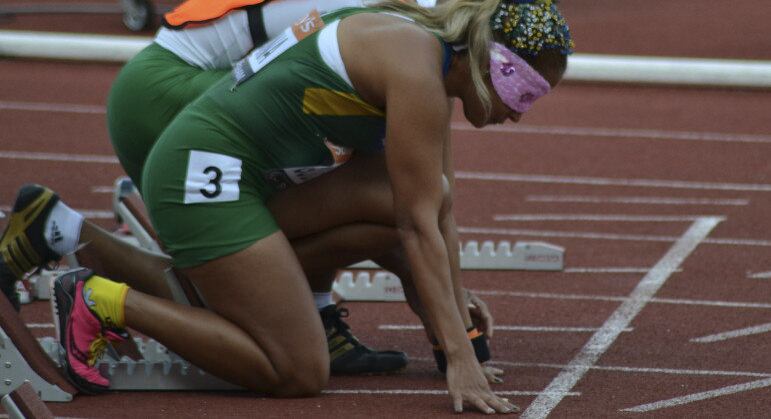 A deficiência visual não impediu Terezinha Guilhermina de se superar e ganhar medalhas