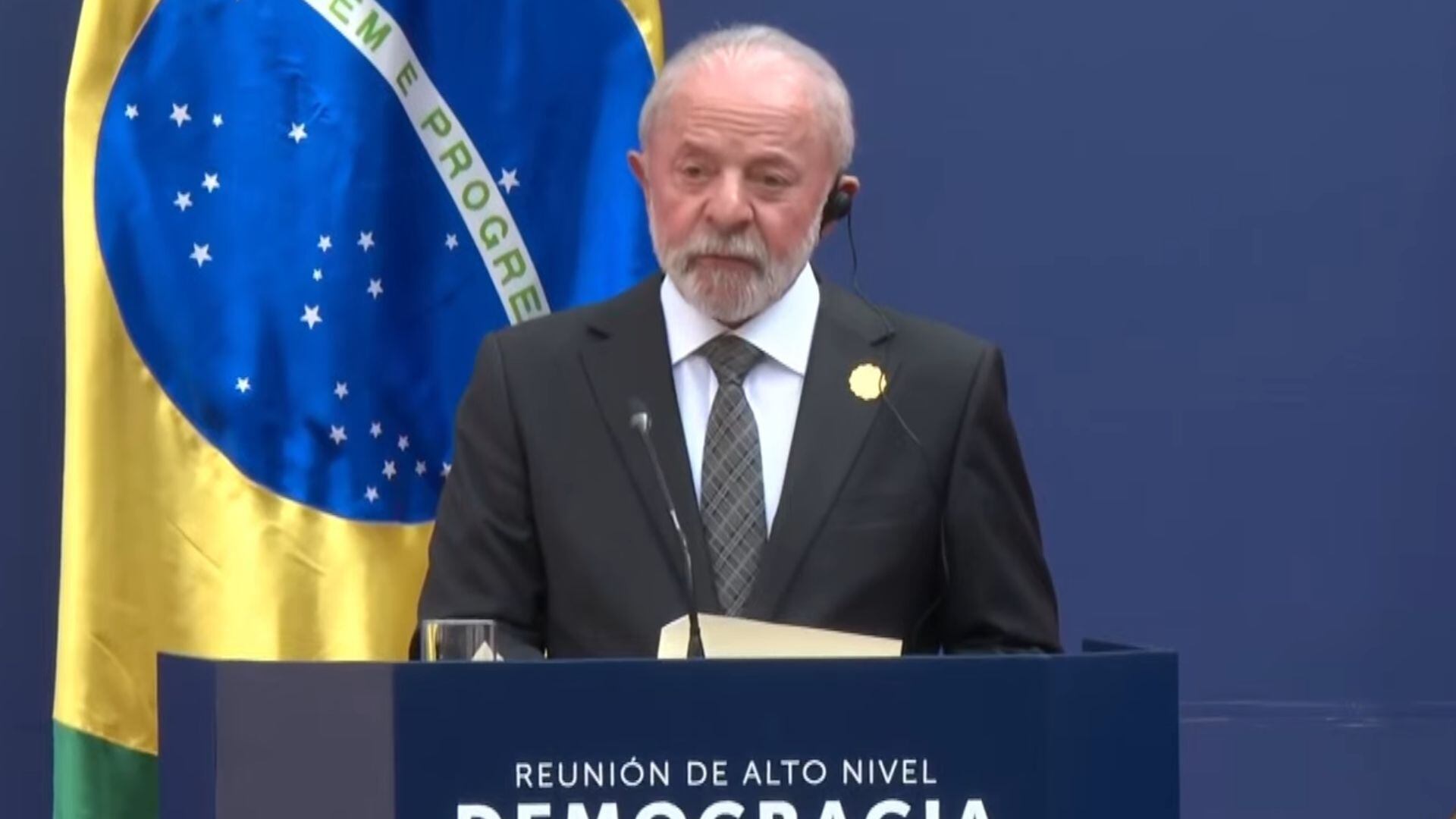 ‘A defesa da democracia não cabe somente aos governos’, afirma Lula durante discurso no Chile