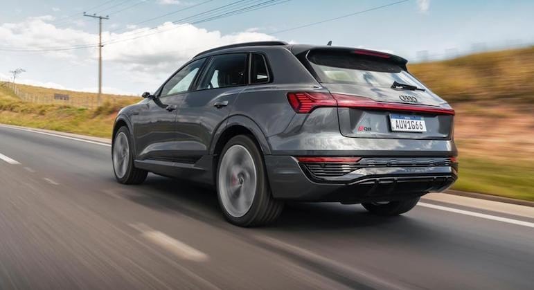 Velocidade máxima de 200 km/h