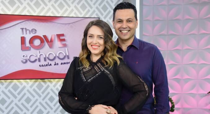 Professores do The Love School ensinam a lidar com o dinheiro dentro do casamento