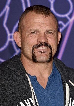 Primeiro entre os lutadores do UFC, o já aposentado Chuck Liddell, conhecido como Ice Man (Homem de gelo) faturou algo em torno de R$ 11 milhões no decorrer da carreira
