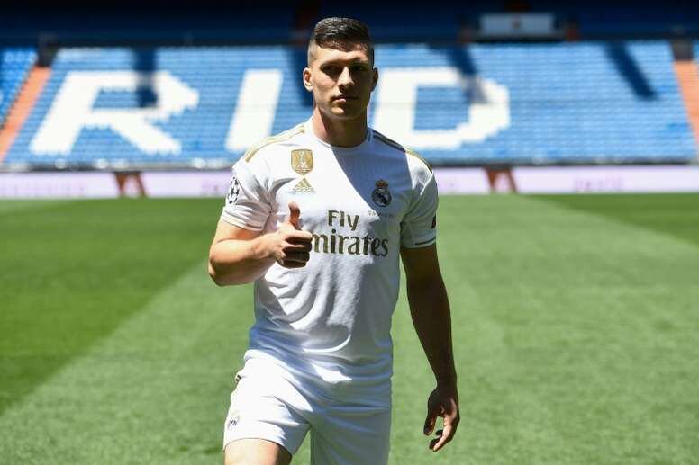 ESQUENTOU - Contratado pelo Real Madrid no início da temporada, o atacante Luka Jovic já pode estar de saída do clube espanhol. De acordo com informações do jornal