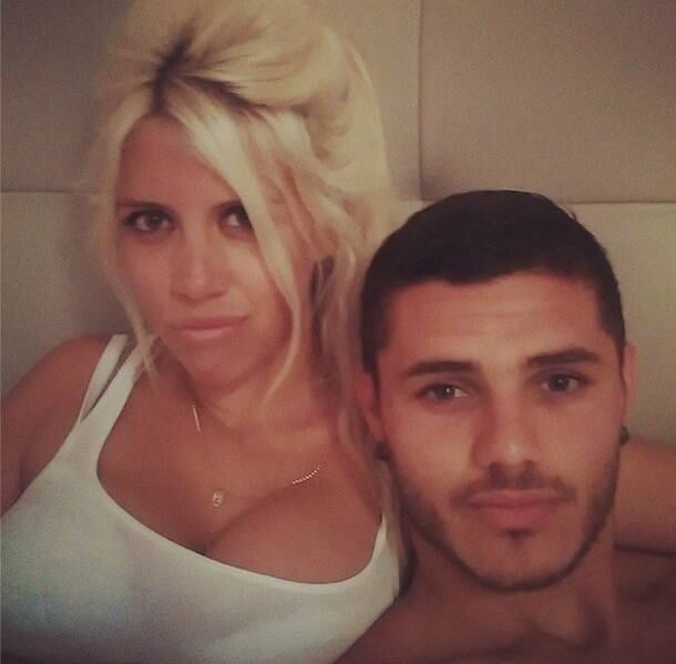 Durante a Copa do Mundo, o casal aproveitou as férias do futebol europeu para oficializar a união