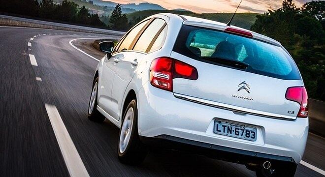 Nova versão automática tem três modos de condução e promete fazer até 13 km/l na estrada