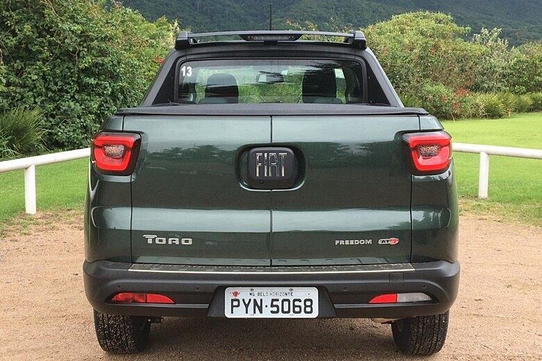 Com isso, a versão de entrada recuará de 70% para 50% das vendas. Os 30% restantes serão dos modelos diesel