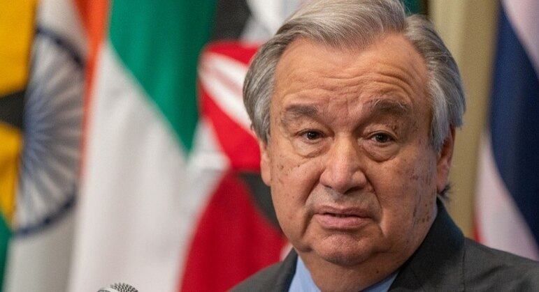 António Guterres afirmou que ainda há tempo de Vladimir Putin desistir da invasão