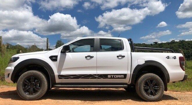 O motor ainda é o mesmo Duratorq 3.2 diesel de 200cv e 47,9kgfm de torque. O câmbio é automático de seis velocidades.