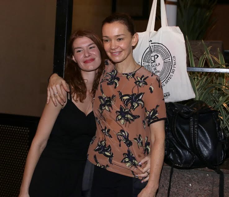 Luiza Lemmertz, de 27 anos, é superparecida com a mãe, Julia Lemmertz, de 53