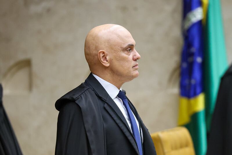 Moraes autorizou ainda a instalação de grades de proteção e barras de apoio para Bolsonaro