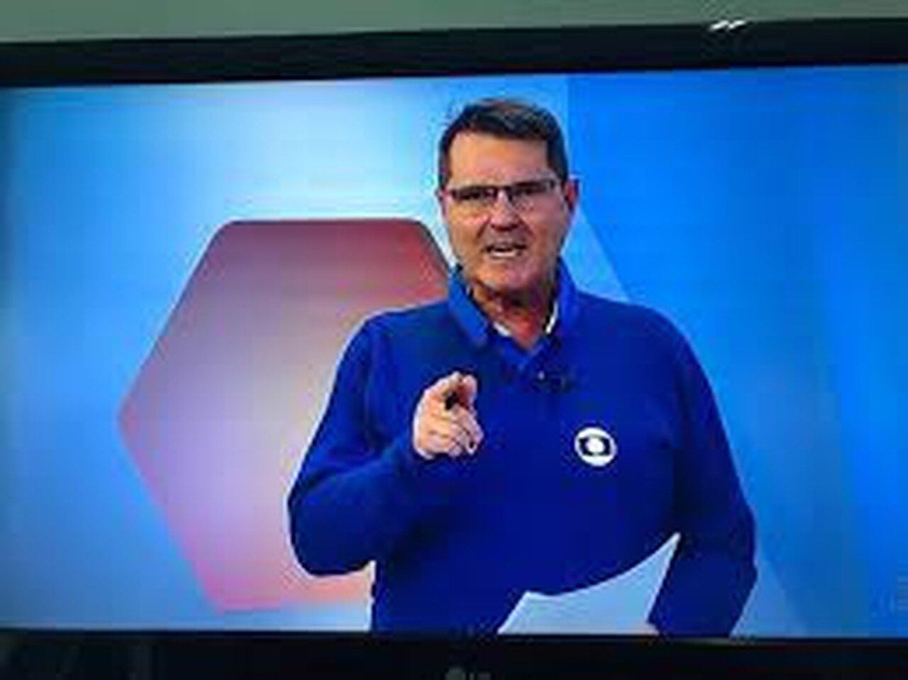 O narrador Linhares Junior foi demitido do grupo Globo após 13 anos na empresa. A revelação foi feita pelo próprio locutor em suas redes sociais: