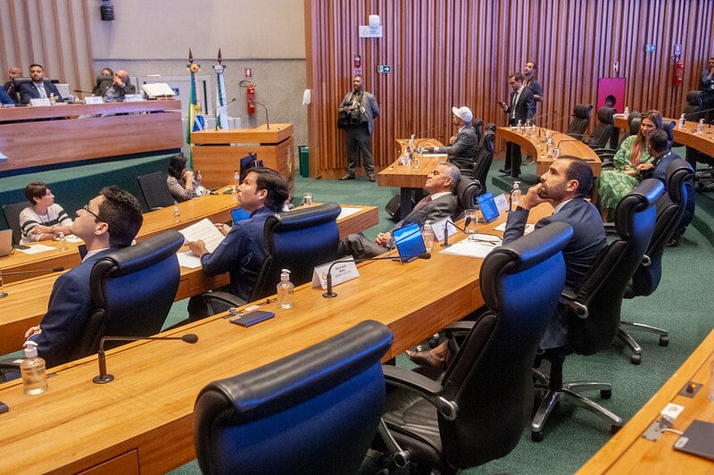 Depoimentos ocorrem no plenário da CLDF