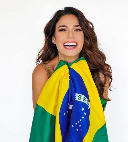 O dia 18 de maio é marcado pelo aniversário de Julia Gama, modelo e musa brasileira que representou muito bem nosso país no Miss Universo de 2020. Relembre as competidoras mais marcantes da competição naquele ano!
