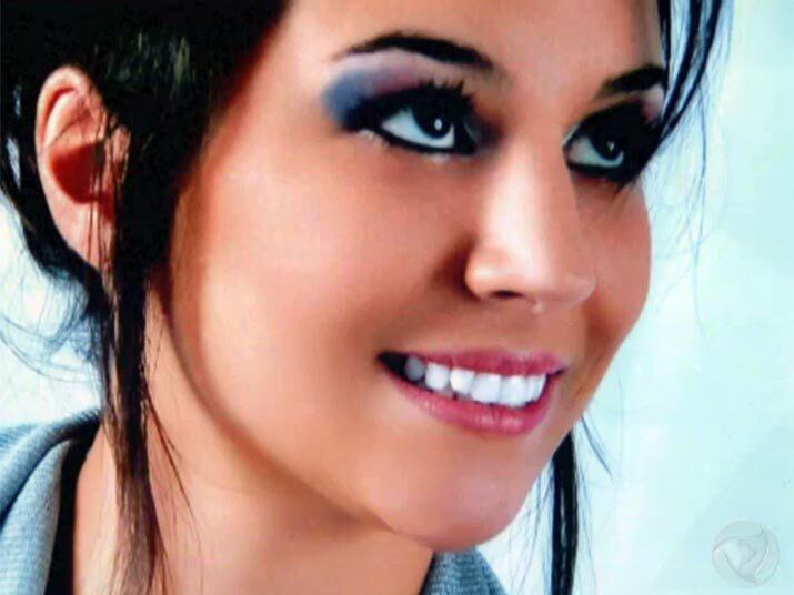 Dentro do veículo, o corpo de Débora estava deitado no banco da frente com sinais de estrangulamento.