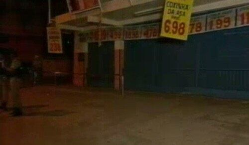 Estabelecimento fechou as portas após o crime