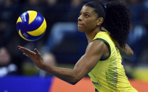 Zé Roberto convenceu Fernanda Garay a retornar â Seleção e tentar o título do Campeonato Mundial, em setembro