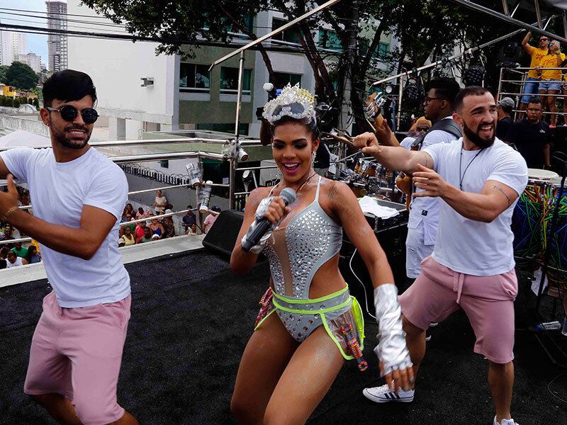 Vencedora do hit no Carnaval do ano passado com "Paredão Metralhadora", a Vingadora aposta em "Calcanhar de Prego" para repetir a façanha