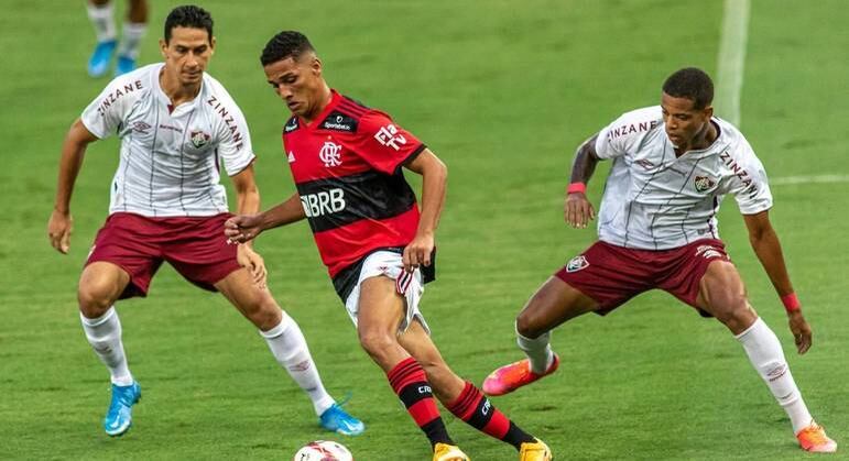 Com restrições no Rio, jogos do Carioca podem ser transferidos para outras cidades