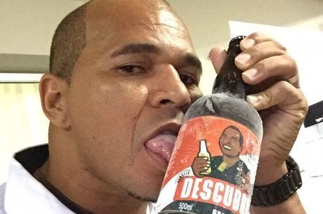 Aloisio Chulapa com sua marca de cerveja própria