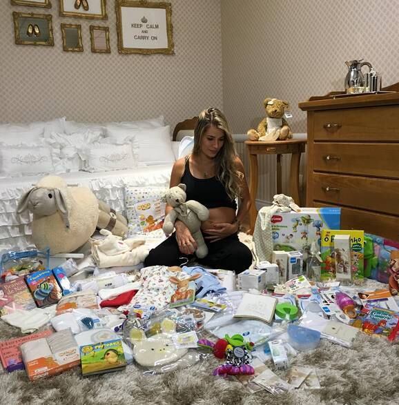 Adriana Sant'Anna não esconde de ninguém que está ansiosa para o novo membro da família vir ao mundo. Na última sexta-feira (9) em seu perfil do Instagram, ela dividiu com seus seguidores o enxoval escolhido para o filho

Acesse o R7 Play e assista gratuitamente à programação da Record quando quiser
