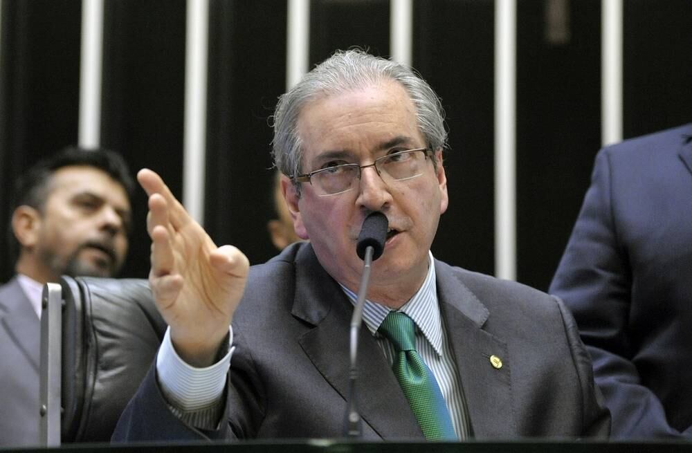 Decisão de Cunha teria sido motivada pelo mandato da AGU para anular a votação que aprovou as contas de ex-presidentes