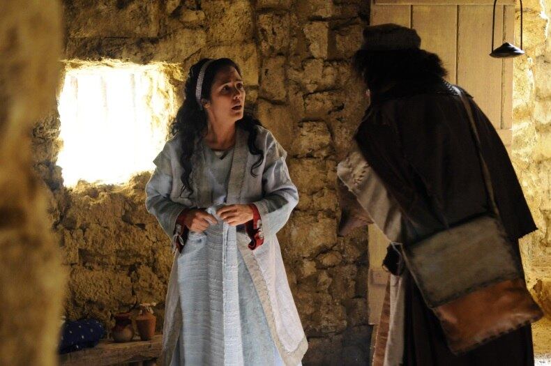 A atriz
falou ainda sobre a intensidade do papel de Maria.
— Amorosa,
delicada, Maria sofre com a dor da morte do filho. Não tem como não se
emocionar com as cenas. O ator lava a alma com um personagem assim