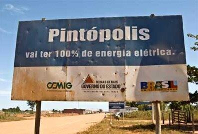 Os nove mil pintopolenses sabem que o “culpado” pelo nome da cidade foi Germano Rodrigues Pinto. O fazendeiro fundou o povoado em 1954 e deixou o sobrenome de herança para os moradores. Emancipado em 1997, Pintópolis, no norte de Minas, é um dos municípios mais novos do Estado