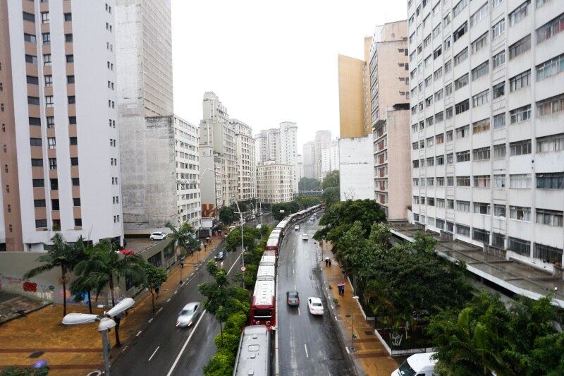 Além disso, coletivos também pararam em corredores de ônibus como o da avenida Nove de Julho. A paralisação durou até as 12h e o sindicato não descarta realizar novos atos ainda nesta semana