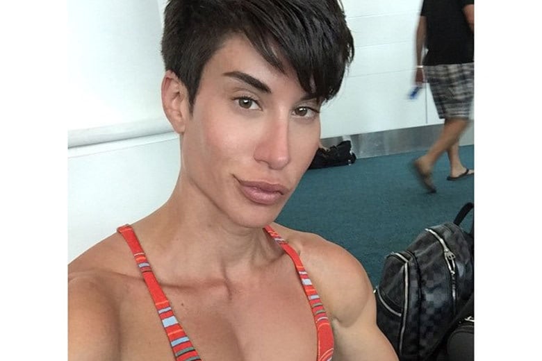 Nem ele sabe quantas vezes já entrou na faca, mas disse que foi algo em torno de 185 procedimentos feitos
+ Nudez, beijos e até sangue! Veja os famosos mais polêmicos das redes sociais
+ Veja dez momentos em que Roberto Justus "lacrou" com seu bom humor nas redes sociais
+ Conheça as celebridades que não perdem a chance de se envolver em uma boa polêmica