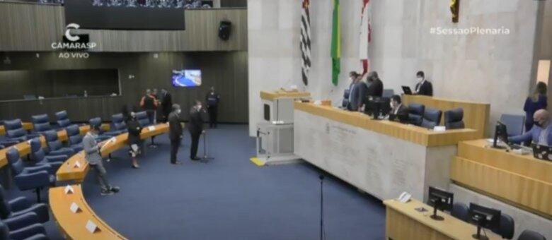Vereadores da Câmara paulistana aprovam prorrogação da Lei da Anistia
