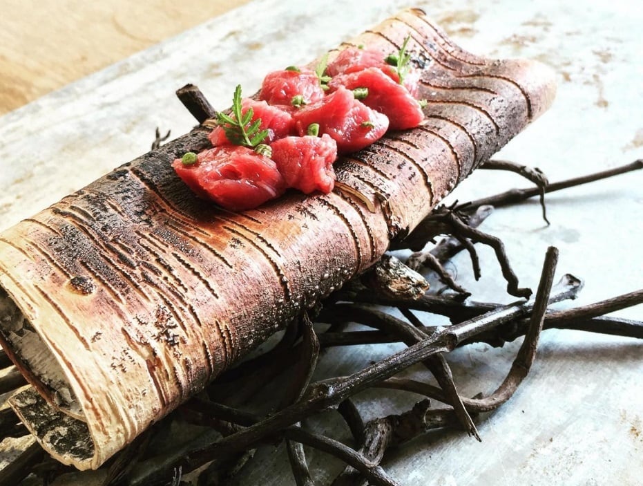 — Um dos principais problemas com a sustentabilidade é que estamos completamente desligados dos alimentos. Não sabemos como os produtos são produzidos, nem como lidar com eles. Esse é um grande problema, e corremos o risco de perder o conhecimento coletado ao longo de milhares de anos nas próximas décadas. É importante para nós documentar esse conhecimento e torná-lo disponível para o mundo
