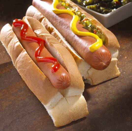 E aquele cachorro-quente no meio da semana? Uma delícia não é? Especialistas comprovaram que a carne processada (que é a da salsicha) aumenta o excesso de câncer no pâncreas. Além de ser cheia de sódio, corantes e conservantes.
