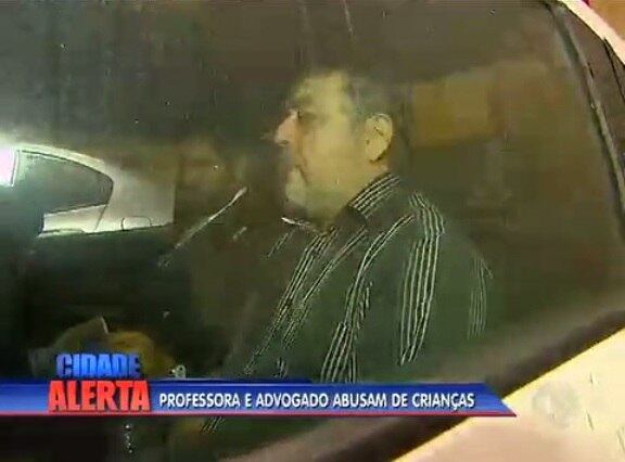 O advogado não confirmou o crime, mas na casa dele foram encontrados diversas fotos e vídeos de pornografia infantil. A polícia apura se há outras vítimas do casal. Nesta quinta (28), uma mãe entrou em contato com a DCAV (Delegacia da Criança e Adolescente Vítima) para denunciar que o filho já havia contado que a professora o fotografou nu, no banheiro da creche