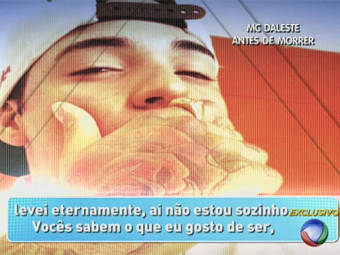 Levei
eternamente, ai não estou sozinho. Vocês sabem o que eu gosto de ser,



+ Aproveite e confira as matérias do programa Domingo Show

+ Já curtiu a página do Domingo Show no Facebook? É só clicar!

+ Siga o Domingo Show no Twitter e receba todas as notícias do programa
