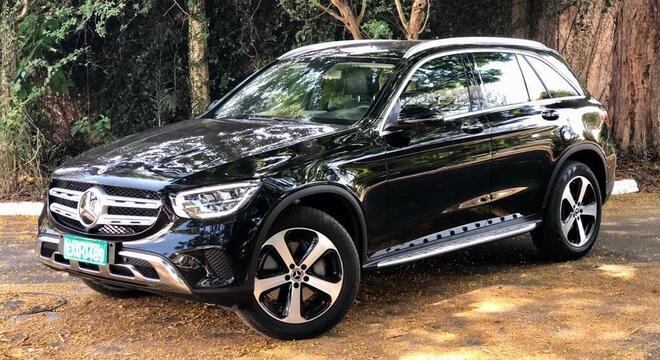 Mercedes-Benz GLC 220d que tem cinco anos de mercado, passa por seu primeiro facelift mas muda o mais importante: seu conteúdo.