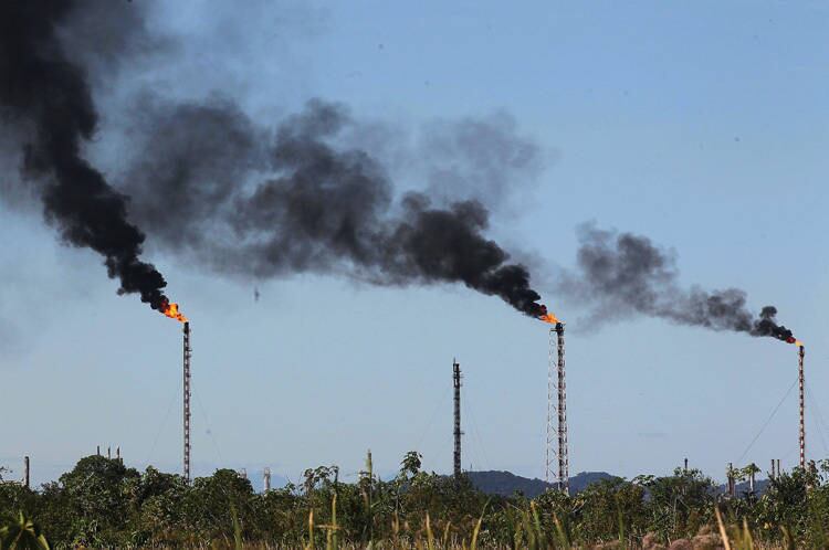 A Reduc lançou fumaças pretas em 30 de abril