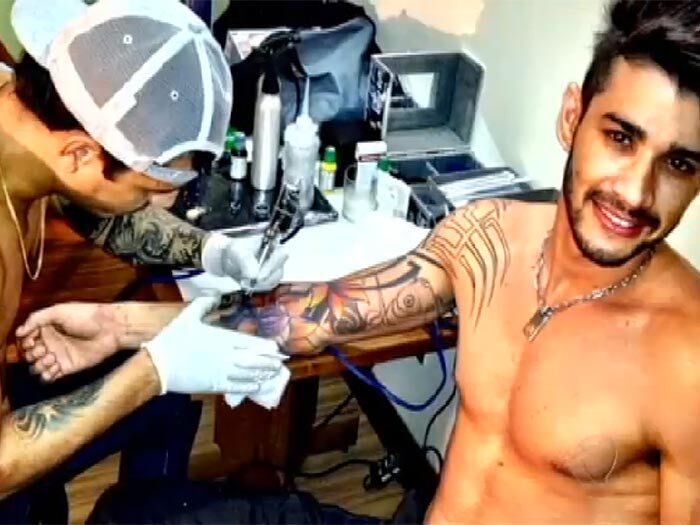 O
cantor sertanejo Gustavo Lima tem várias e os garotos da banda One Direction
também



+ Veja a matéria na íntegra
