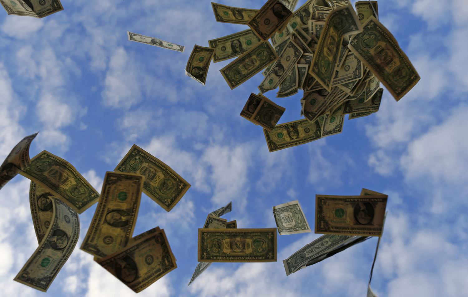 Dólar acumulou queda de 2,24% na semana