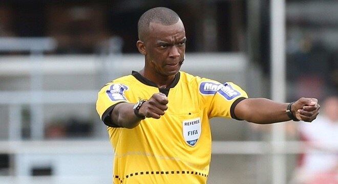 Luiz apitou jogos de Corinthians pela última vez no ano passado