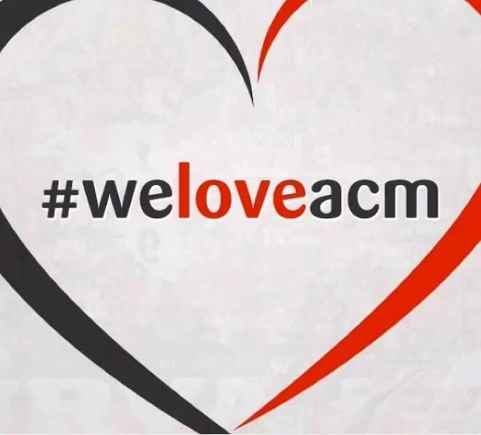 O clube de Kaká, o Milan, da Itália, também foi contagiado pelo clima de amor no dia de hoje e postou uma foto de um coração com a frase "Nós amamos ACM (sigla do clube)"