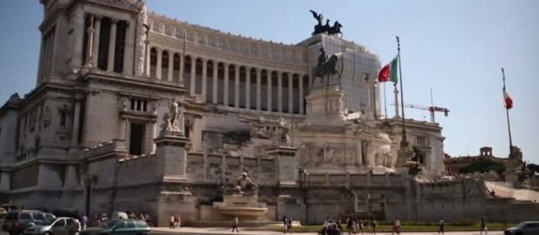 Em Roma (foto), o lixo que não pode ser reciclado ou recuperado é recolhido diariamente por caminhões do AMA e levado para unidades onde são triturados