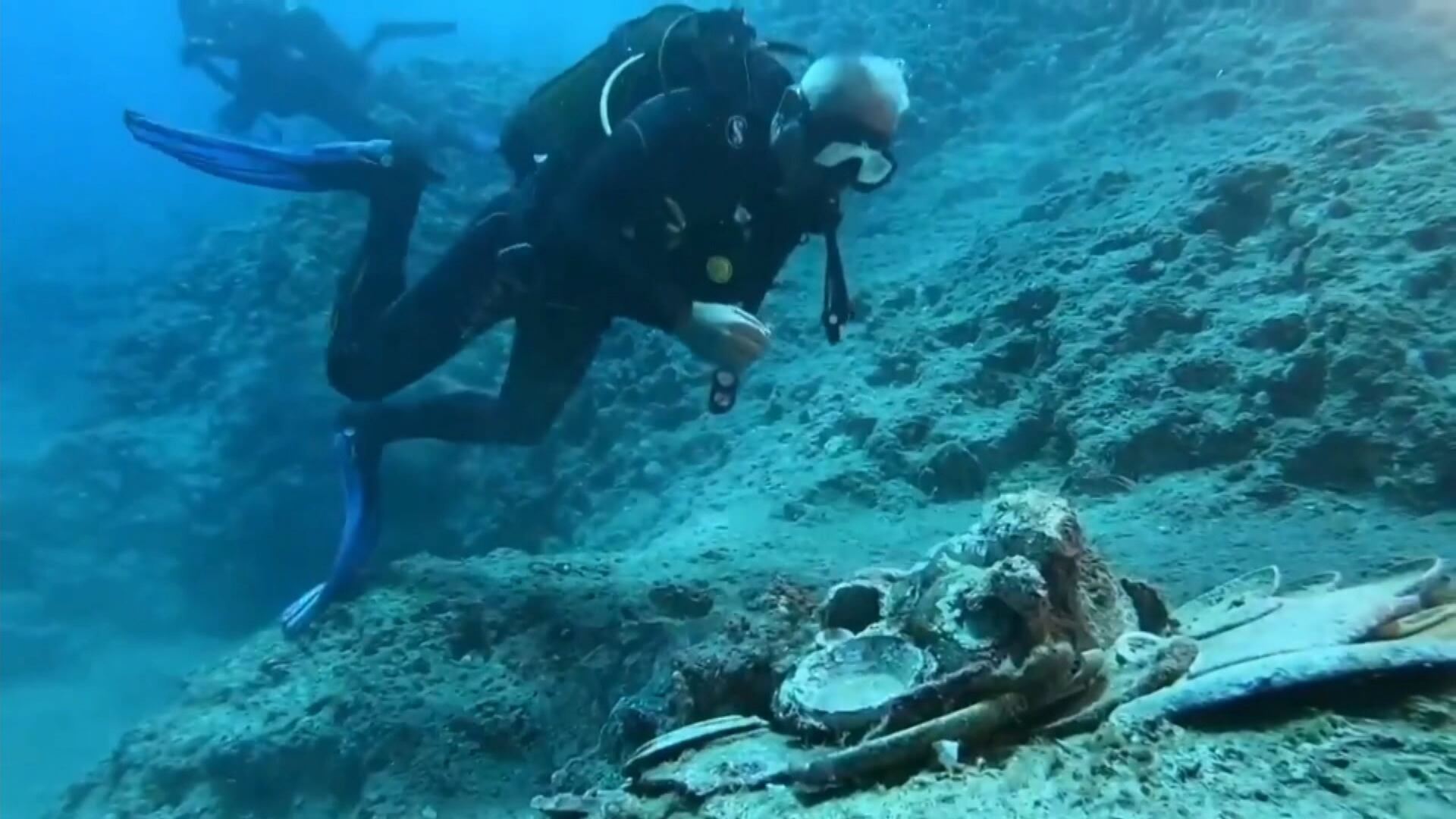 Expedição na Turquia descobre peças de cerâmica preservadas em naufrágio de quase 2.000 anos