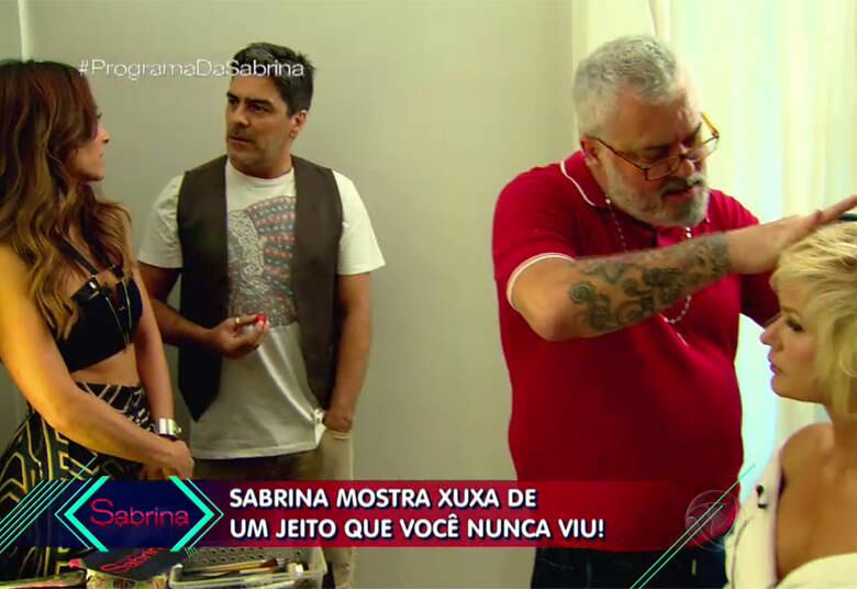 

Em outro trecho da entrevista, Xuxa contou a Sabrina Sato
que não é uma mulher ciumenta. Porém, Junno Andrade, seu namorado, afirmou que
fica de olho.

Assista ao vídeo!

— Acho que numa relação, no caso com a Xuxa, depende muito
mais dela do que de mim. Como ela leva tudo de forma muito simples. É muito
mais fácil. Não sou ciumento, mas sou o zagueiro que marca sobre pressão!

+ Defeito, arrependimento e mais! Sabrina Sato descobre os segredos de Xuxa Meneghel
+ VÍDEO: Sabrina visita tia Cecília, que cuida de 126 crianças
+ Amor sem fim! Conheça a história da mulher que adotou 126 crianças
+ Assista às íntegras do Programa da Sabrina no R7.com/Play!
