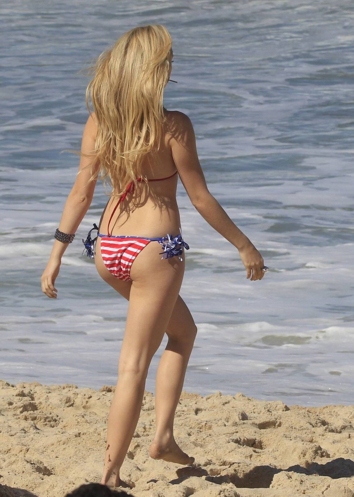 Elenco de Geração Brasil grava na praia de Grumari, no Rio