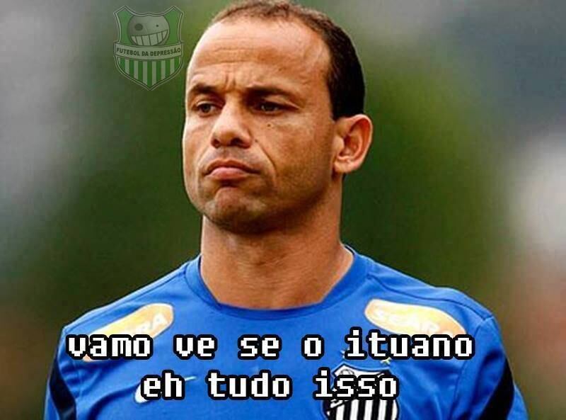 Ídolo do Santos, nem o lateral-esquerdo Léo escapou das brincadeiras. Vale lembrar que antes do confronto contra o Barcelona pelo Mundial de 2011, o atleta falou que queria ver se o Barcelona era tudo isso que falavam... Deu no que deu...