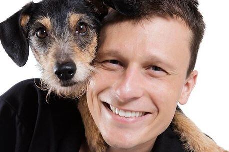Alexandre Rossi dá dicas para a convivência com os cães