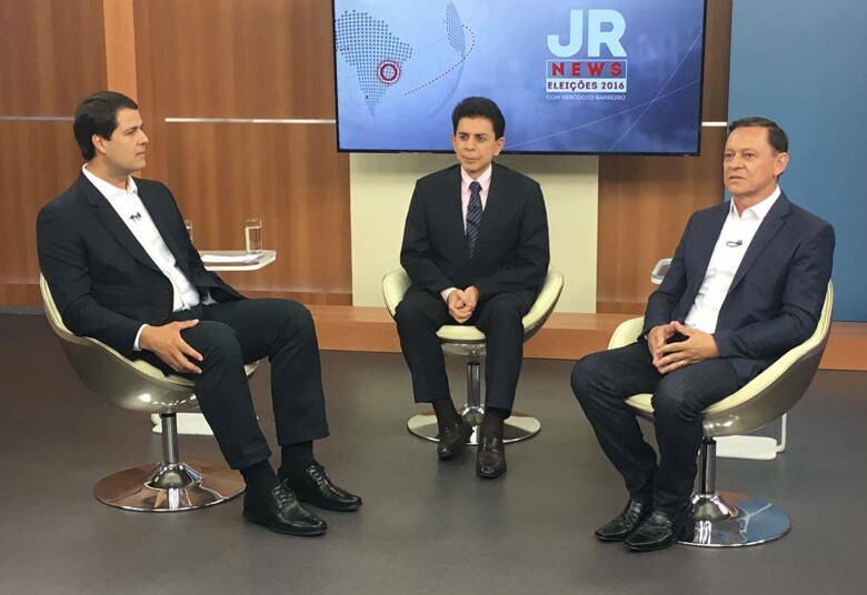 Segurança pública foi o principal tema do debate entre os candidatos à prefeitura de Jundiaí, Luiz Fernando Machado (PSDB) e Pedro Bigardi (PSD). Cinco das dez perguntas elaboradas pelos candidatos foram relacionadas a segurança

— Assista a íntegra do debate