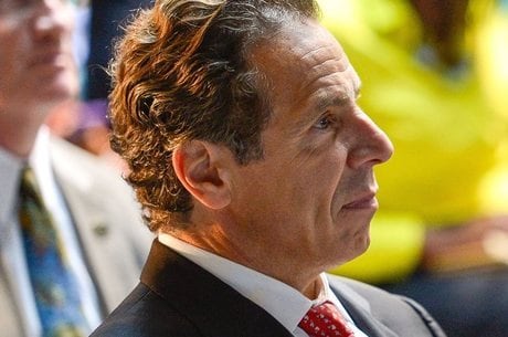 Andrew Cuomo recebeu carta assinada por milionários